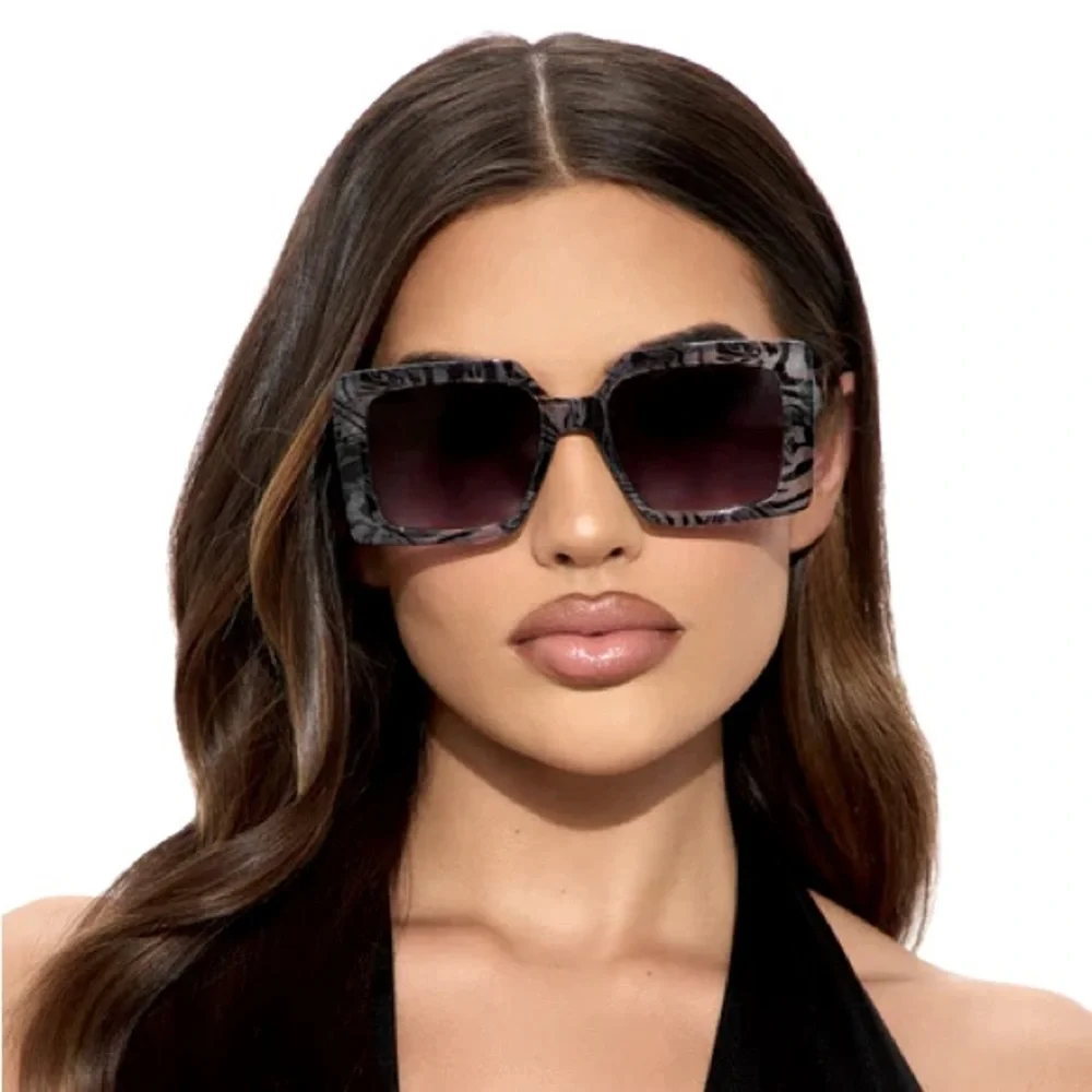 Fashion Nova black grey